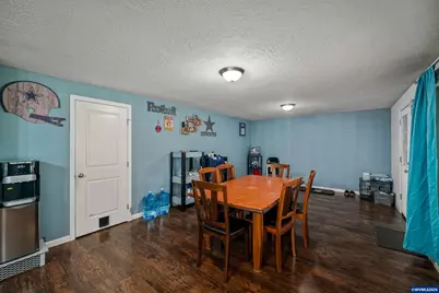 2247 Greentree Dr NE, Salem, OR 97305 - Photo 16