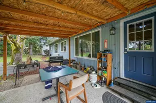 2247 Greentree Dr NE, Salem, OR 97305 - Photo 28