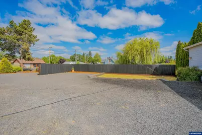 355 Central Av, Lebanon, OR 97355 - Photo 30