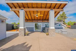 355 Central Ave, Lebanon, OR 97355 - Photo 2