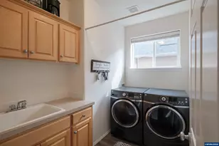 2835 Fillmore Ave NW, Salem, OR 97304 - Photo 42