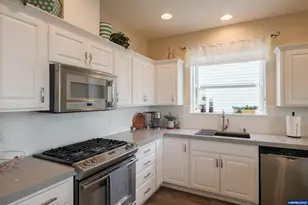2835 Fillmore Ave NW, Salem, OR 97304 - Photo 14