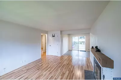 634 NW E Thornton Lake Dr, Albany, OR 97321 - Photo 6