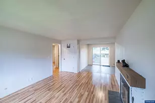 634 NW East Thornton Lake Dr, Albany, OR 97321 - Photo 6