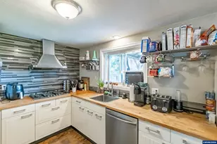 634 NW East Thornton Lake Dr, Albany, OR 97321 - Photo 28