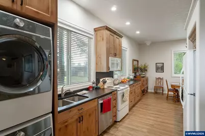 8732 Wildlife Ln SE, Salem, OR 97317 - Photo 14