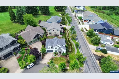 1750 SW Pinehurst Pl, Corvallis, OR 97333 - Photo 48