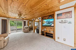 542 NW Douglas St, Dallas, OR 97338 - Photo 12