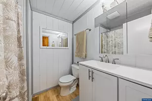 542 NW Douglas St, Dallas, OR 97338 - Photo 22