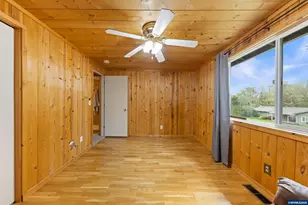 542 NW Douglas St, Dallas, OR 97338 - Photo 24