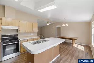 905 Mountain View Rd, Sweet Home, OR 97386 - Photo 10