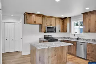 4425 Knotty Pne Ct, Sweet Home, OR 97386 - Photo 10