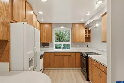 3696 Spring St S, Salem, OR 97302 - Photo 10