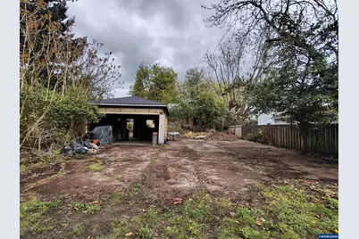 1665 20th St NE, Salem, OR 97301 - Photo 2