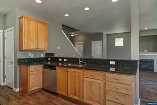 1478 SE Gifford St, Salem, OR 97317 - Photo 8