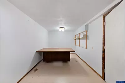 693 SW Hayter St, Dallas, OR 97338 - Photo 32