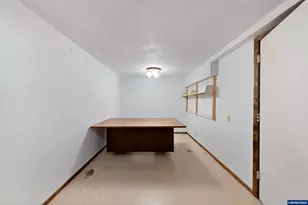 693 SW Hayter St, Dallas, OR 97338 - Photo 32