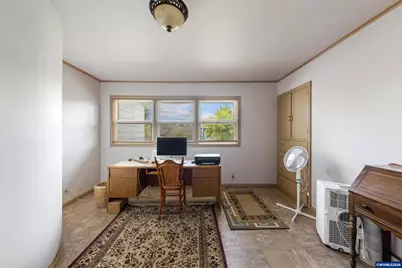 693 SW Hayter St, Dallas, OR 97338 - Photo 18