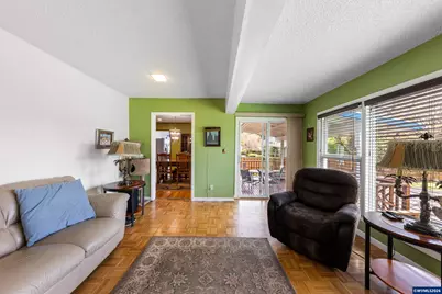 693 SW Hayter St, Dallas, OR 97338 - Photo 22