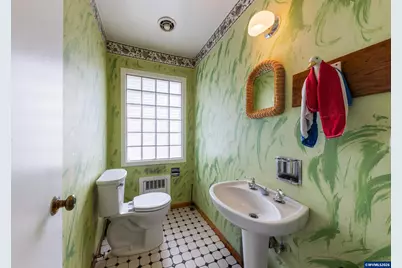 693 SW Hayter St, Dallas, OR 97338 - Photo 10