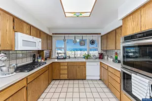 693 SW Hayter St, Dallas, OR 97338 - Photo 8