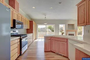 1615 Sisters Ct NW, Salem, OR 97304 - Photo 8