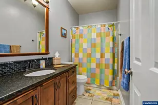 860 N 2nd St, Silverton, OR 97381 - Photo 32