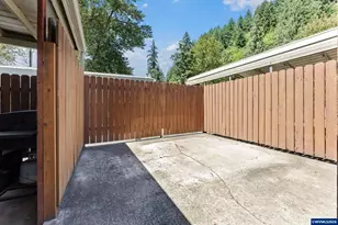 42705 N River Dr, Sweet Home, OR 97386 - Photo 28