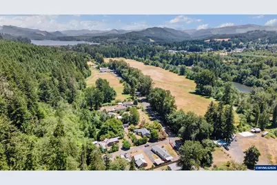 42705 North River Dr, Sweet Home, OR 97386 - Photo 32