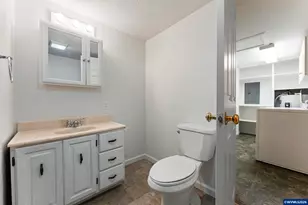 42705 N River Dr, Sweet Home, OR 97386 - Photo 16