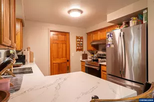 465 36th Ave NE, Salem, OR 97305 - Photo 10