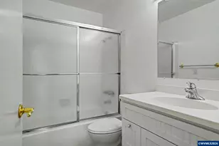 2465 Crestview Dr S, Salem, OR 97302 - Photo 14
