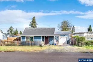 705 W B St, Lebanon, OR 97355 - Photo 2