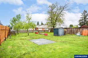 705 W B St, Lebanon, OR 97355 - Photo 26