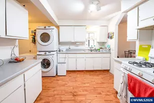 705 W B St, Lebanon, OR 97355 - Photo 16