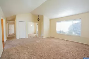 771 Woodland Acres Ln, Eugene, OR 97402 - Photo 14