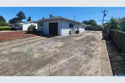 1208 28th Av SE, Albany, OR 97322 - Photo 1