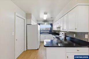 1208 28th Av SE, Albany, OR 97322 - Photo 4