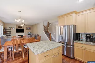 301 SW Bell Dr, Dallas, OR 97338 - Photo 14