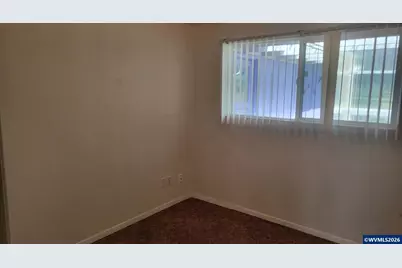 945 N 4th St, Aumsville, OR 97325 - Photo 8