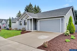 415 NW 6th St, Willamina, OR 97396 - Photo 2