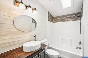 1626 NW 21st St, Lincoln City, OR 97367 - Photo 14
