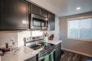 4765 Swegle Rd NE, Salem, OR 97301 - Photo 10
