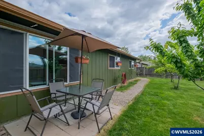 244 Honeysuckle St, Lebanon, OR 97355 - Photo 32