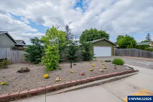 244 Honeysuckle St, Lebanon, OR 97355 - Photo 2