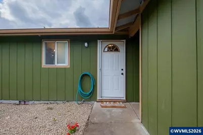 244 Honeysuckle St, Lebanon, OR 97355 - Photo 8