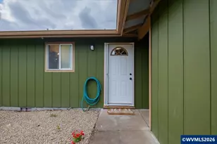 244 Honeysuckle St, Lebanon, OR 97355 - Photo 8