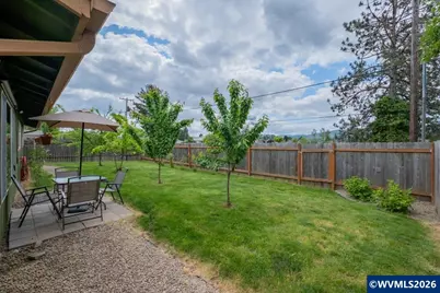 244 Honeysuckle St, Lebanon, OR 97355 - Photo 28