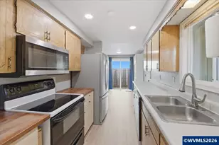 244 Honeysuckle St, Lebanon, OR 97355 - Photo 10