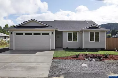 1027 42nd Av, Sweet Home, OR 97386 - Photo 2